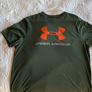 XL Under Armour loose fit T-shirt
